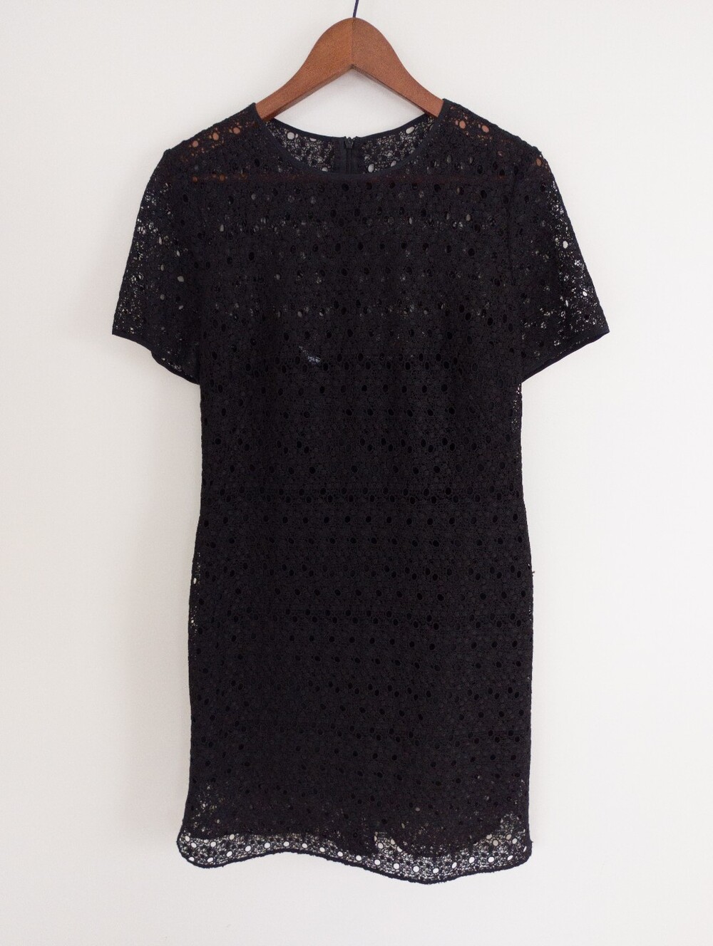 Akris Punto Black Lace Short Sleeve Shift Dress Silk Lining Size 8